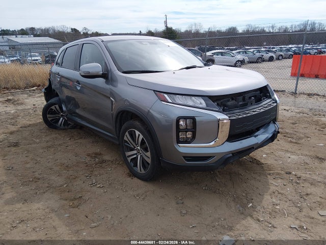 Salvage Mitsubishi Outlander Image