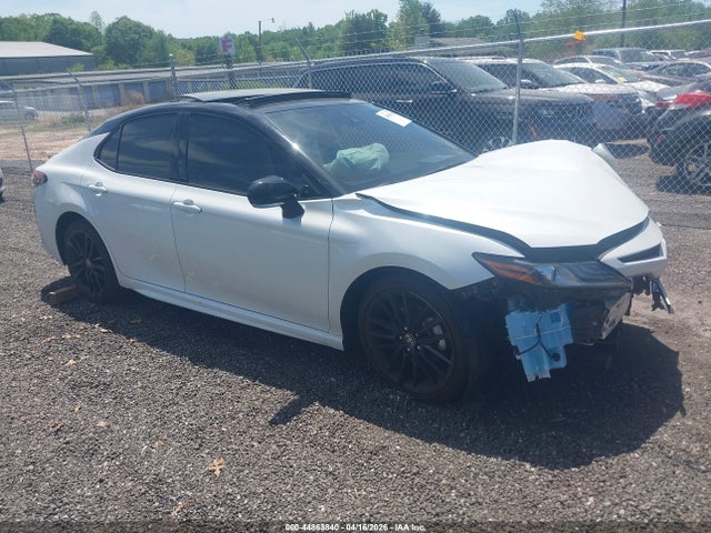 Salvage Toyota Camry Image