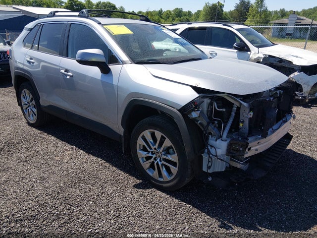 Salvage Toyota RAV4 Image