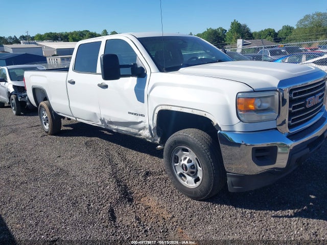 Salvage GMC Sierra 2500 Image
