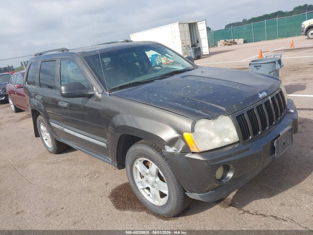 Salvage Jeep Grand Cherokee Image