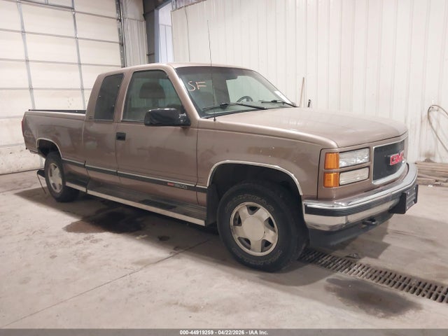 Salvage GMC Sierra Image