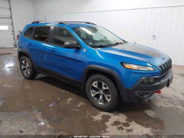 Salvage Jeep Cherokee Image