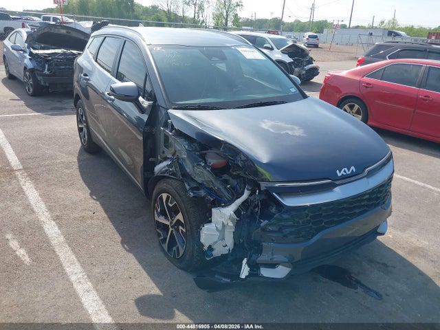 Salvage Kia Sportage Image