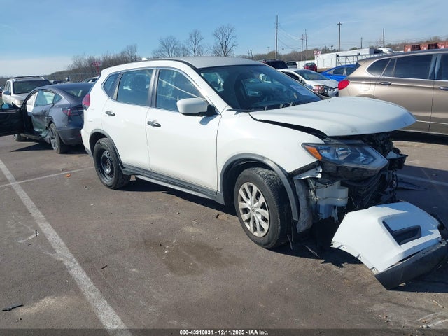 Salvage Nissan Rogue Image