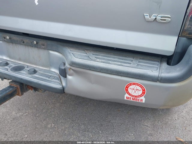 Toyota Tacoma Base V6