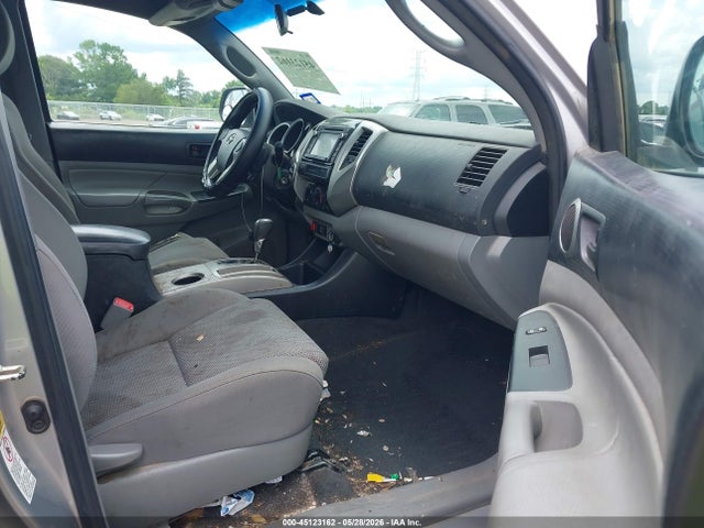 Toyota Tacoma Base V6
