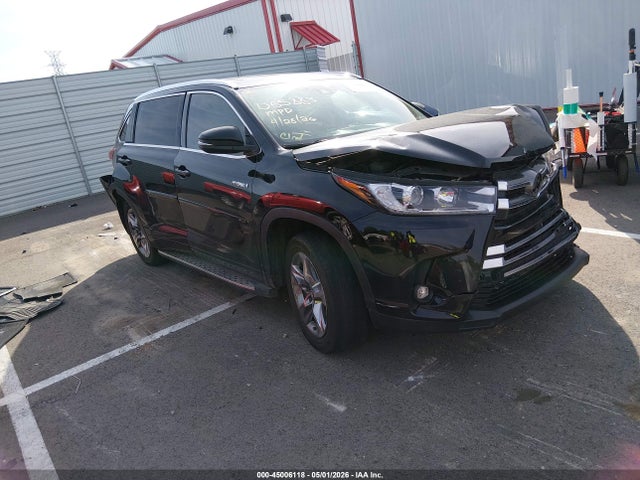 Salvage Toyota Highlander Image
