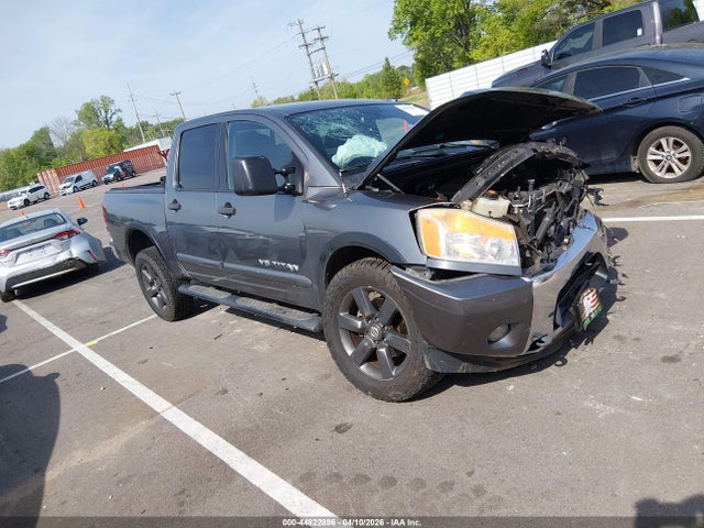 Salvage Nissan Titan Image