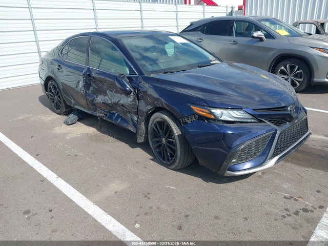 Salvage Toyota Camry Image