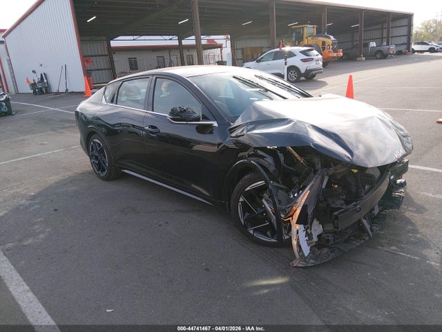 Salvage Kia K4 Image