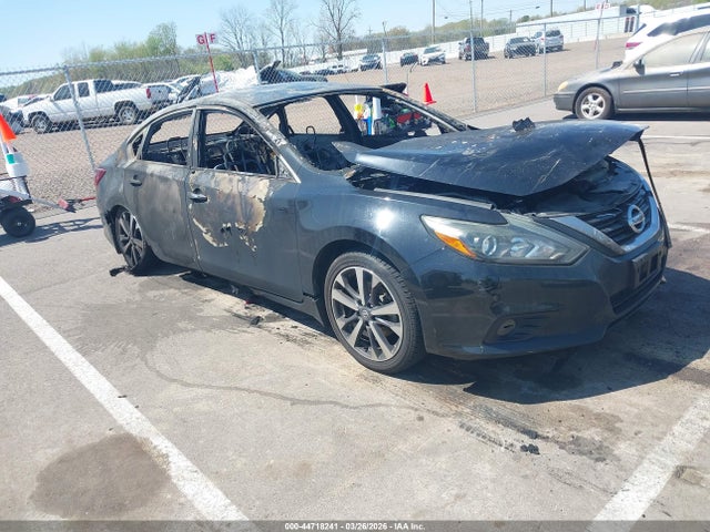 Salvage Nissan Altima Image