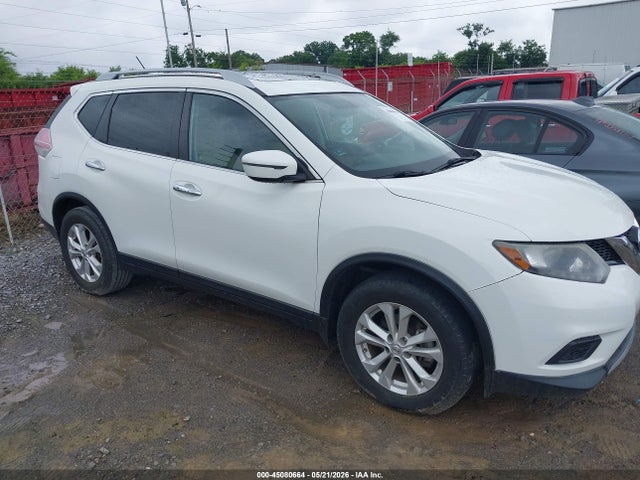 Salvage Nissan Rogue Image
