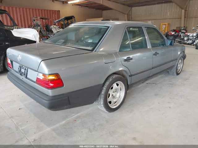 Mercedes-Benz 260 E