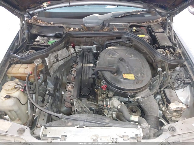 Mercedes-Benz 260 E