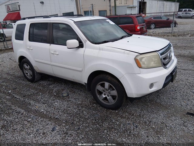 Salvage Honda Pilot Image