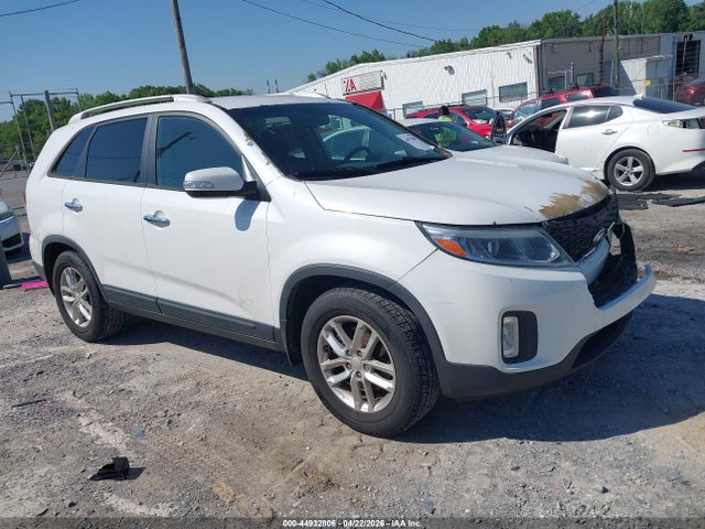 Salvage Kia Sorento Image