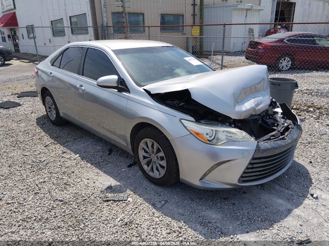 Salvage Toyota Camry Image
