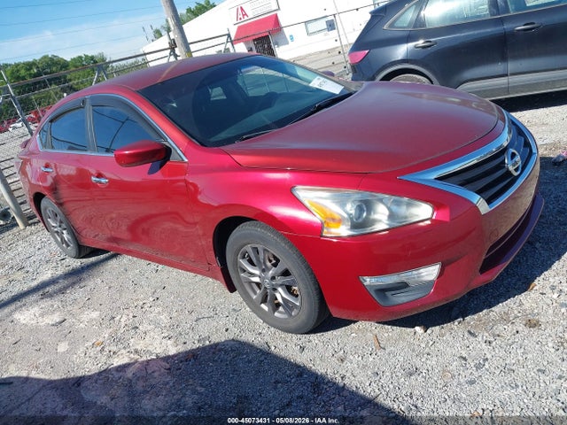 Salvage Nissan Altima Image