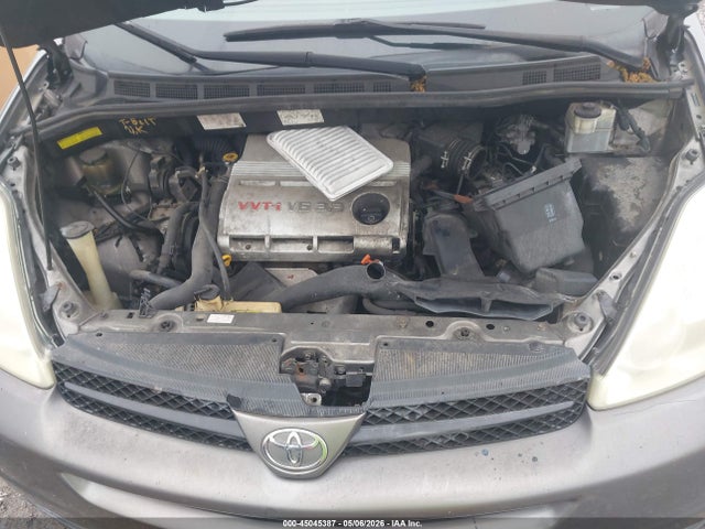 Toyota Sienna Le