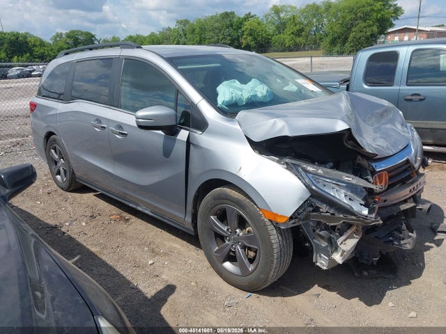 Salvage Honda Odyssey Image