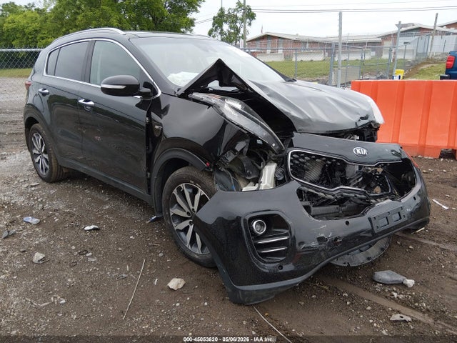 Salvage Kia Sportage Image