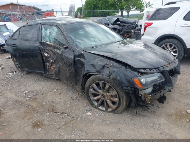 Salvage Chrysler 300 Image