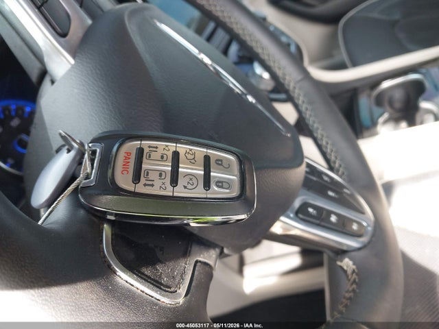 Chrysler Pacifica Limited