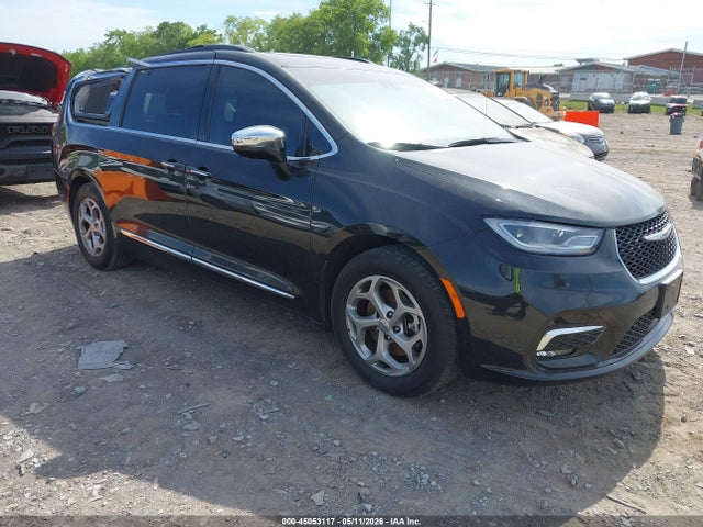 Salvage Chrysler Pacifica Image