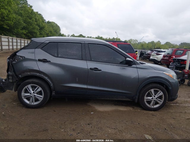 Nissan Kicks S