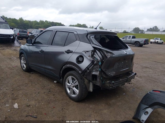Nissan Kicks S