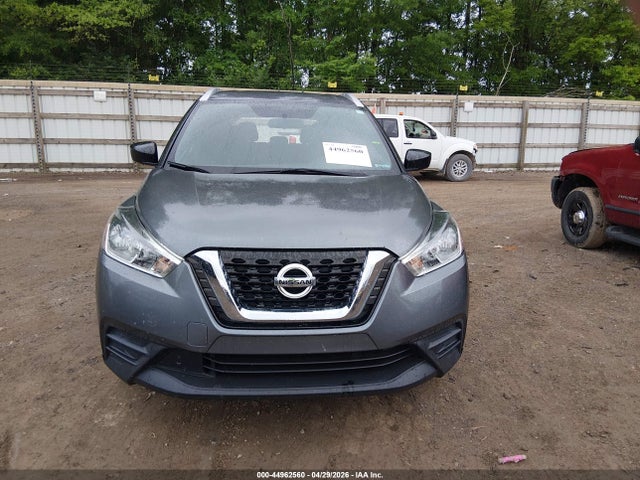Nissan Kicks S