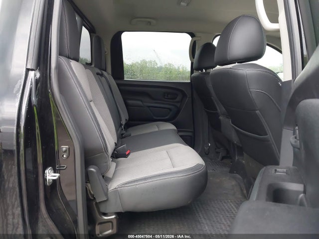 Nissan Titan S 4x4
