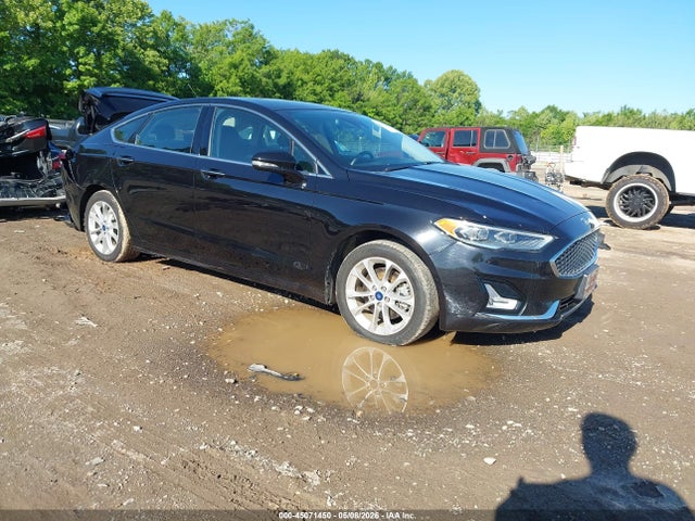 Salvage Ford Fusion Image