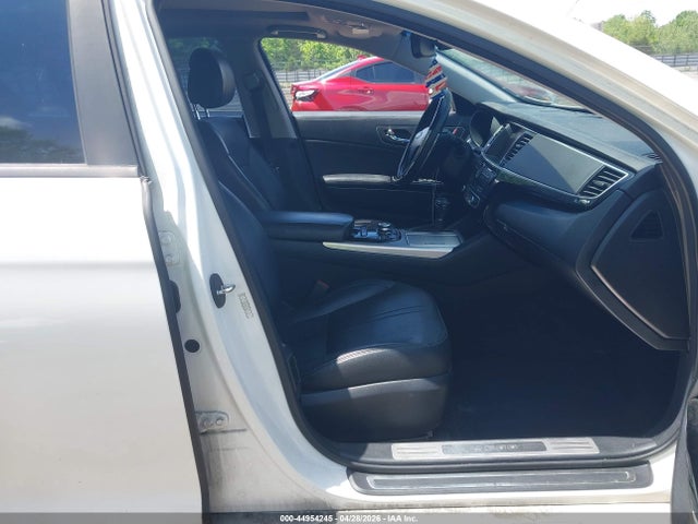 Kia K900 Premium
