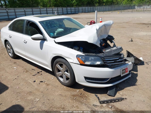 Salvage Volkswagen Passat Image