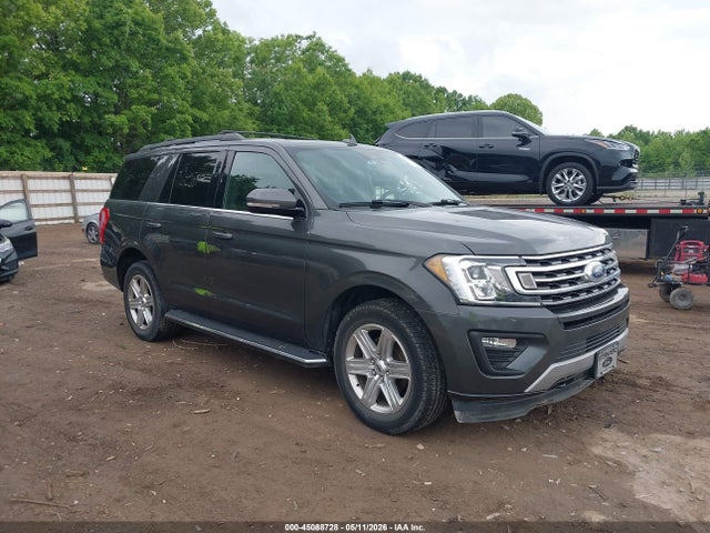 Salvage Ford Expedition Image