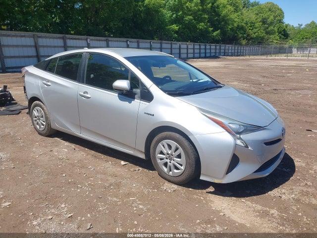 Salvage Toyota Prius Image