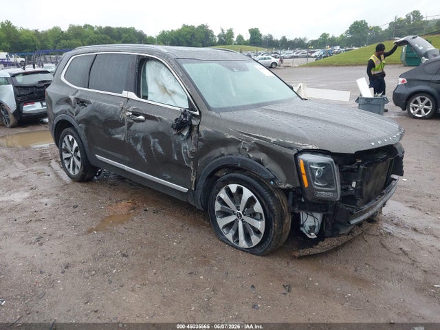 Salvage Kia Telluride Image