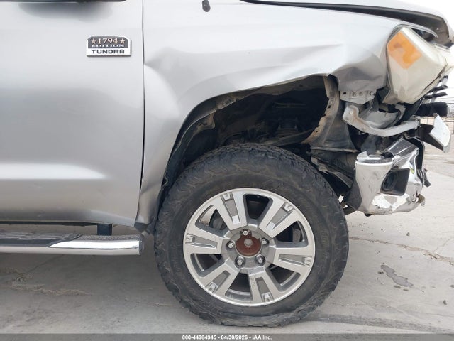 Toyota Tundra 1794 5.7l V8