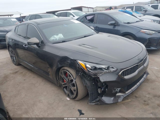 Salvage Kia Stinger Image