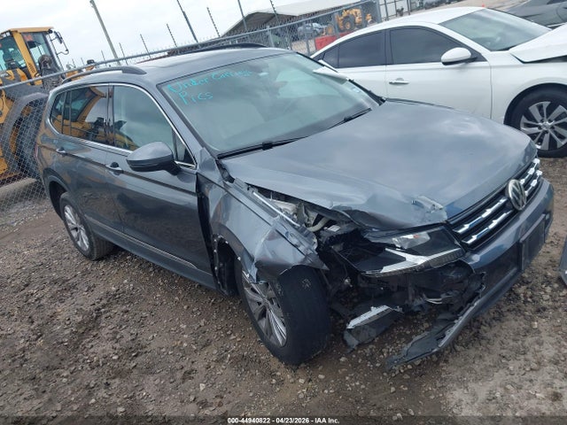 Salvage Volkswagen Tiguan Image