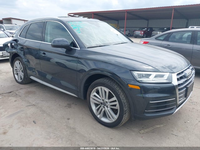 Salvage Audi Q5 Image