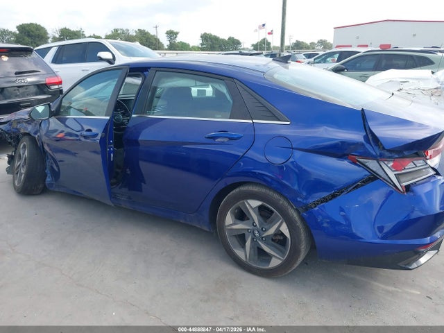 Hyundai ELANTRA Sel