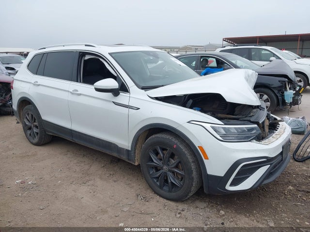 Salvage Volkswagen Tiguan Image