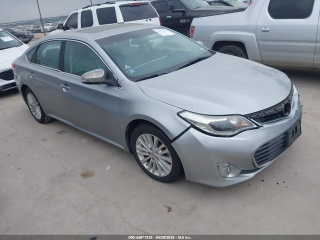 Salvage Toyota Avalon Hybrid Image