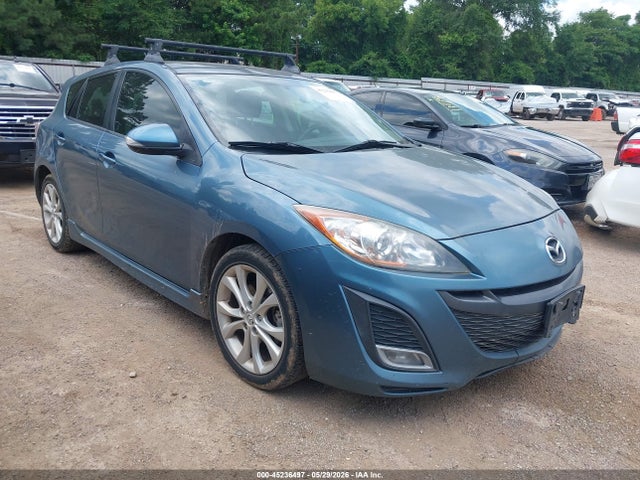 Salvage Mazda Mazda3 Image