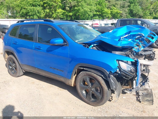 Salvage Jeep Cherokee Image