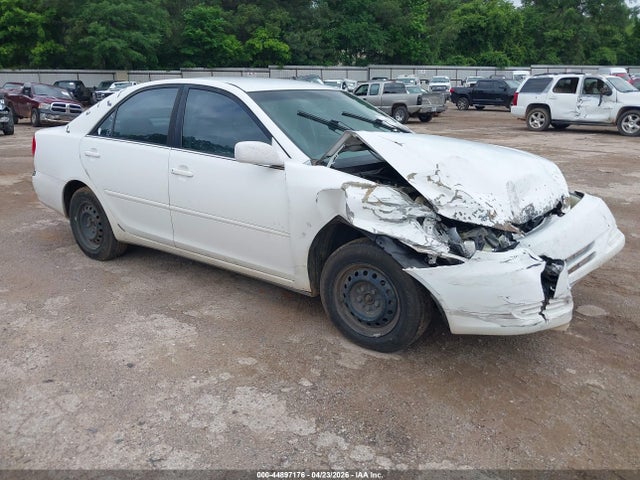 Salvage Toyota Camry Image