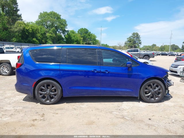 Chrysler Pacifica Limited